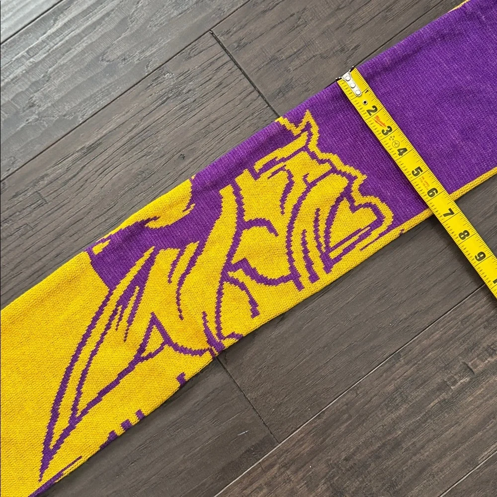 Minnesota Vikings Scarf Purple and Yellow Scarf GREAT CONDITION!